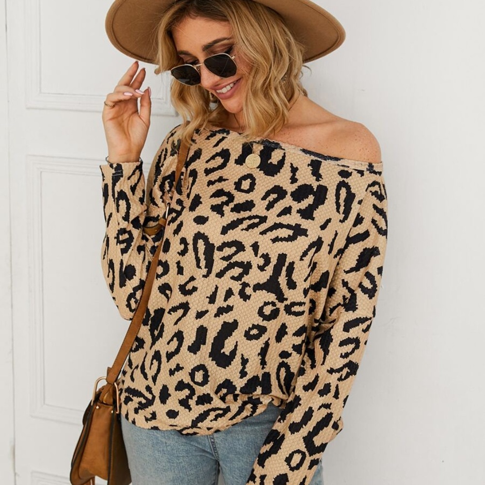 Leopard print loose fit long sleeve top - Picture 3 of 6